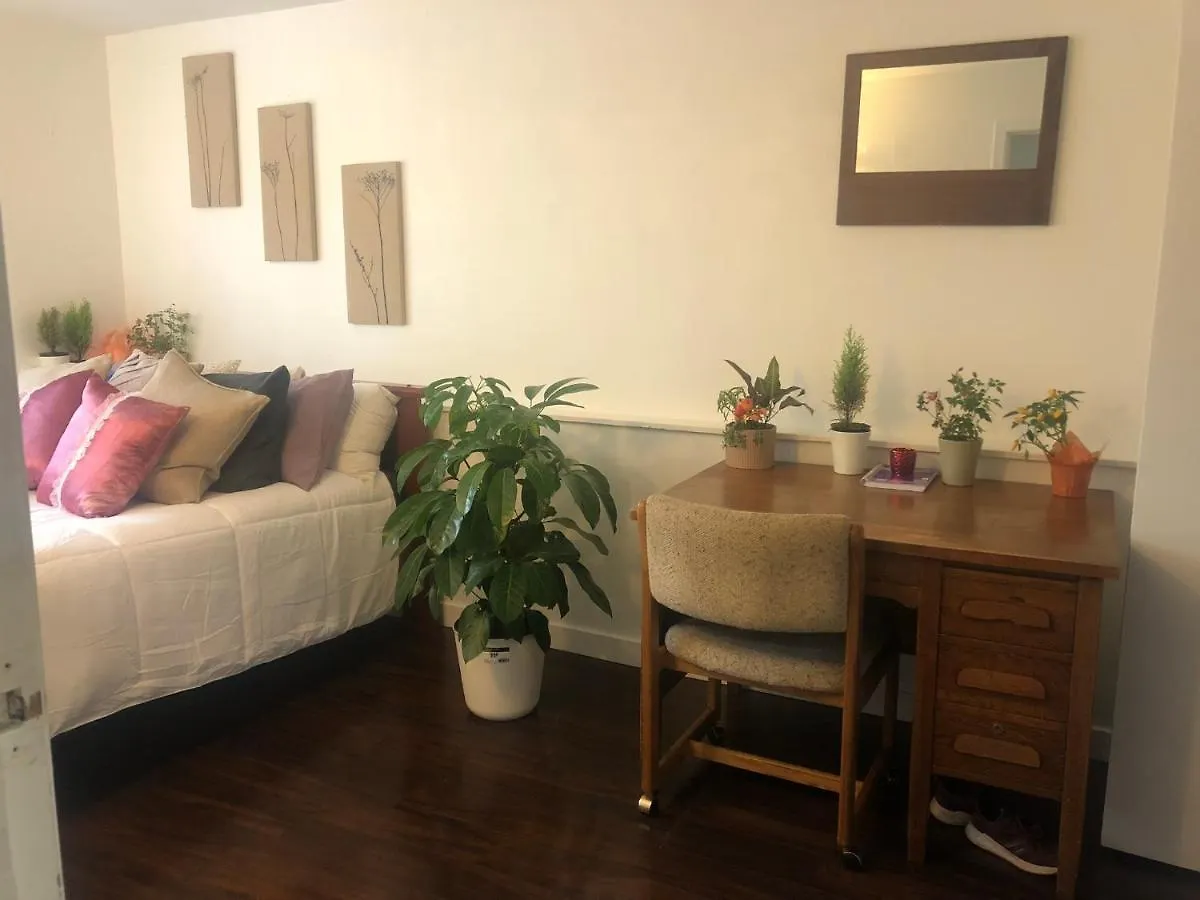 Ferienhaus Quiet-Comfy 3 Bedroom Home On A Tree Lined Street In Kits Vancouver