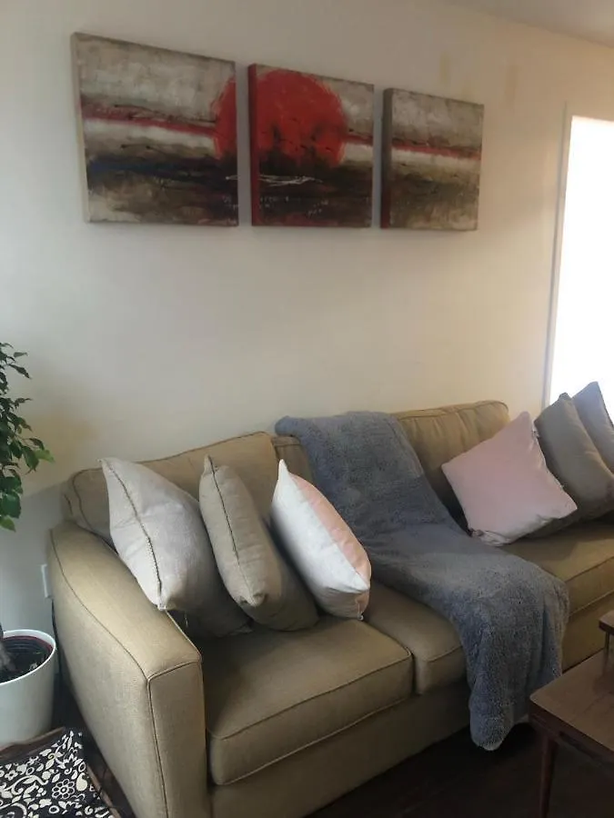 Quiet-Comfy 3 Bedroom Home On A Tree Lined Street In Kits Vancouver