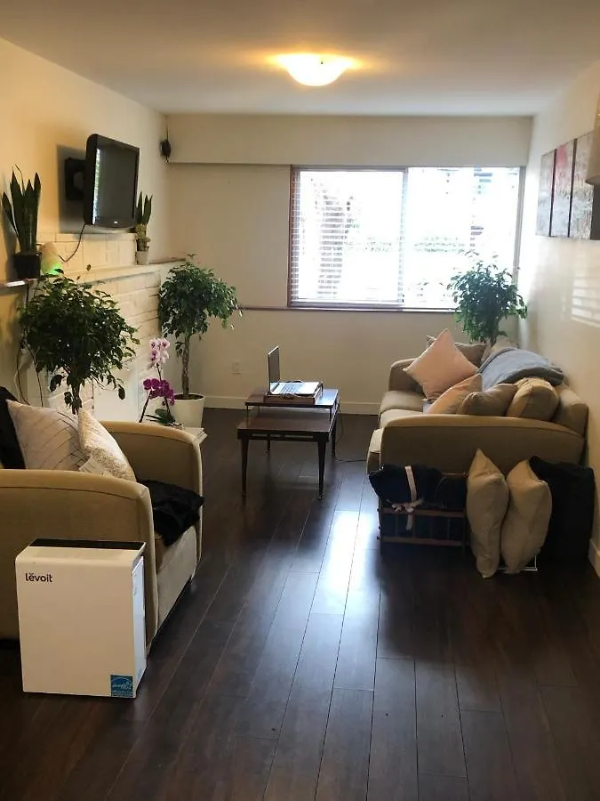 Quiet-Comfy 3 Bedroom Home On A Tree Lined Street In Kits Vancouver